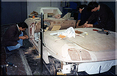 Aprile 1991 il porte apribili Barchetta inizia a prendere forma. Da sinistra Zanellati, Zanini e Chiara.