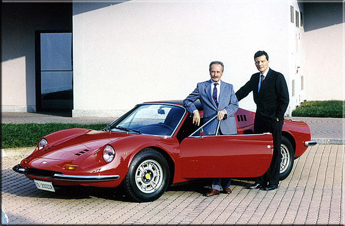 Rivoli in Stola s.p.a. Novembre 1995 Alfredo Stola con la sua Dino 246 GTS posa insieme al maestro Aldo Brovarone