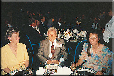 Estate 1998 Goteborg l'ingegner Alberto sasso in rappresentanza della famiglia Stola alla cena di gala organizzata dalla Saab per la presentazione della tipo 9-3.