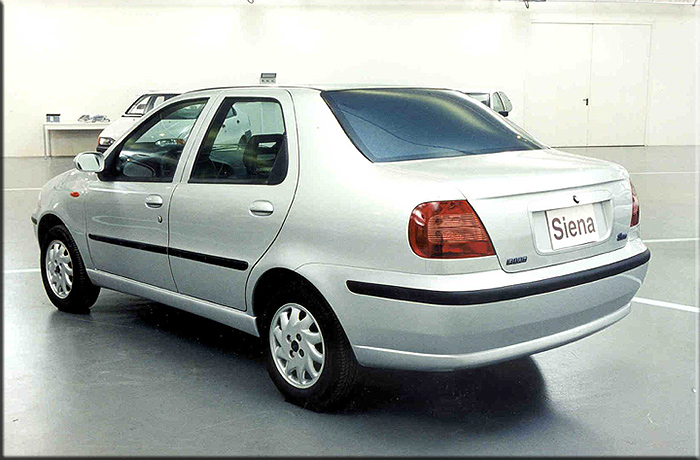 Torino Dicembre 1999 la presentazione ufficiale del modello di stile 178-2 in versione tre volumi denominato Siena realizzato dall'Italdesign.