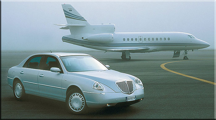 Tra il 1998 e il 1999 la STOLA s.p.a. realizza per il Cento Stile Lancia il modello degli esterni della Lancia Thesis.