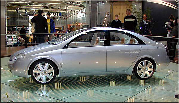 Parigi ottobre 2000. La Fusion in mostra nello stand Nissan.