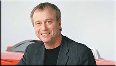 J. Mays Direttore globale dei Centri Stile degli otto marchi del gruppo Ford nell'anno 2000