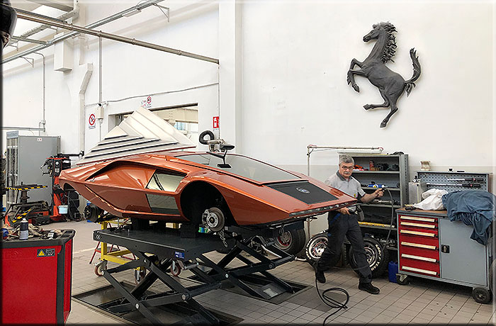 Torino 30 maggio 2019. Presso il Ferrari Service Gandolfo Madonia inizia a lavorare sulla Strato's Zero. Madonia, in precedenza ha lavorato in Fiat nel reparto "Esperienze" e in seguito nel "museo Lancia".